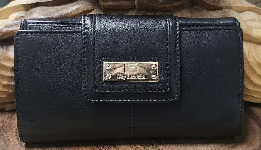 Guy Laroche Paris Soft Pebbled Leather Bifold Wallet Black Credit Card NEW